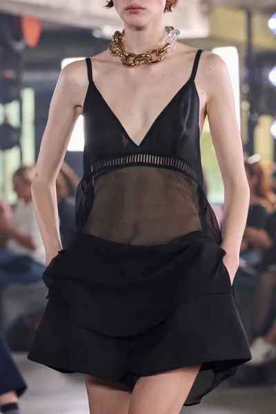 Look 13
